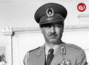 عکس؛ سفر در زمان؛ «رئیس اول و سوم ساواک در مراسم استقبال از شاه در مهرآباد»؛ دهه 30
