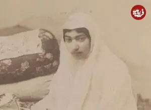 عکس| سفر زمان؛ تصویری از سه دختر ایرانی با لباس‌های خانگی در دوران ناصرالدین شاه