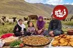 ببینید| غذای روستایی در افغانستان؛ پخت کوکو سیب زمینی در کوهستان و در کنار رودخانه