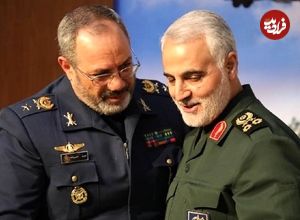 عکس؛ سفر در زمان؛ «سردار سلیمانی با لباس شخصی در مرز پاکستان»؛ دهه 70
