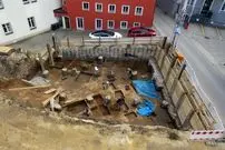 کشف معبد 2 هزارسالۀ «میترا» و سکّه‌های رومی در جریان پروژۀ خانه‌سازی در آلمان