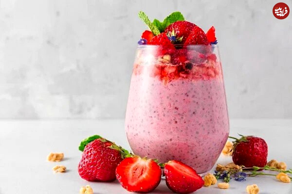 طرز تهیه میلک شیک توت فرنگی، یک نوشیدنی بهاری دلچسب و کافی شاپی