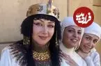 عکس| سفر زمان؛ تیپ و چهرۀ «کتایون ریاحی» در اکران فیلم «بانک زده‌ها»؛ سال 1401