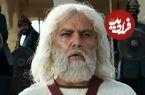عکس؛ سفر به تاریخ؛ «مختار ثقفی» و پسرش «جانیار» در مراسم تشییع همسرش «عسل بدیعی»