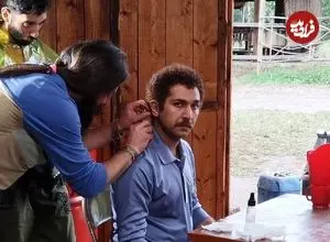 عکس| سفر زمان؛ «قربان» (سریال سوجان) در کنار «مهرداد میناوند» در پشت‌صحنه یک برنامه