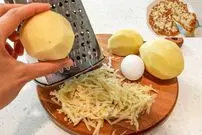 ببینید| طرز تهیه یک غذای ساده با تخم مرغ و سیب زمینی در 10 دقیقه