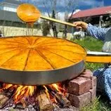 ببینید| غذای روستایی در آذربایجان؛ پخت باقلوا گردویی در روستا