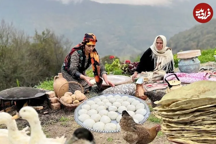ببینید| غذای روستایی در ایران؛ پخت نان تافتون و سیب زمینی زغالی در روستایی کوهستانی