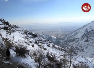 عکس؛ سفر در زمان؛ عکس دسته جمعی جوانان در دربند تهران و در کنار آبشار پس قلعه سال ۱۳۱۱ تهران