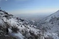 عکس؛ سفر در زمان؛ عکس دسته جمعی جوانان در دربند تهران و در کنار آبشار پس قلعه سال ۱۳۱۱ تهران