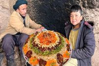 ببینید؛ غذای روستایی در افغانستان؛ پخت کابلی پلوی پرطرفدار در غار توسط زوج افغان