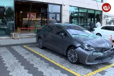 ببینید| فشردن اشتباهی پدال گاز حادثه آفرید