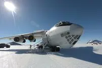 (ویدئو) فرود حیرت انگیز هواپیمای غول پیکر ایلوشین IL-76 در برف