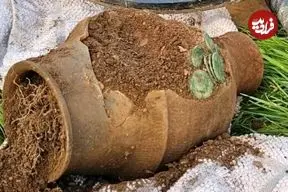 کوزۀ حاوی 15 هزار سکه رومی از زیر خاک بیرون آمد