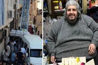 ببینید| انتقال جسد یکی از چاق‌ترین مردان جهان با جرثقیل