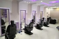(ویدئو) سالن آرایش زنان در عربستان با آرایشگران مرد!