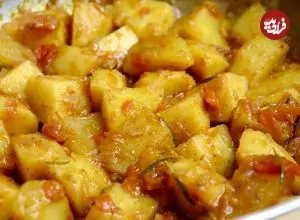 ببینید| طرز تهیه یک غذای ایتالیایی با سیب زمینی آب پز در سس گوجه فرنگی 