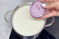 ببینید؛ با دو لیتر شیر، لیمو و پیاز یک پنیر خانگی در 5 دقیقه درست کنید!