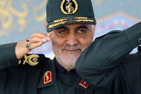 عکس؛ سفر به تاریخ؛ شادمانی و لبخند پیروزمندانۀ «حاج قاسم سلیمانی» در میدان نبرد علیه داعش