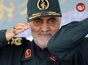 عکس؛ سفر به تاریخ؛ شادمانی و لبخند پیروزمندانۀ «حاج قاسم سلیمانی» در میدان نبرد علیه داعش