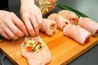ببینید| طرز تهیه یک شام متفاوت با 4 عدد فیله مرغ