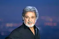 عکس| سفر در زمان؛ «داریوش اقبالی» در حال اسب سواری در دوران جوانی؛ دهه 50