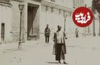 عکس| سفر زمان؛ یک خیابان خاکی در تهران با چراغ‌های روشنایی؛ دوران قاجار