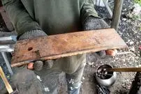 (ویدئو) مهارت دیدنی استاد اندونزیایی در تبدیل شاه فنر خودرو به چاقوی برش گوشت