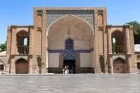 عکس| سفر زمان؛ منظرۀ «سردر عالی‌قاپوی قزوین» در یک روز برفی در دوران قاجار