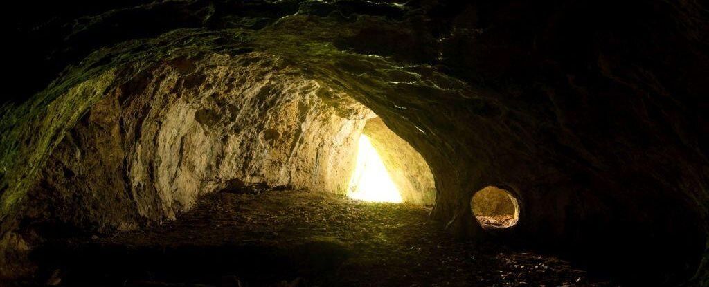 کشف ابزارهای جالب ۵۵۰ هزار ساله در یک غار؛ اجداد نئاندرتال‌ها چطور آتش روشن می‌کردند؟