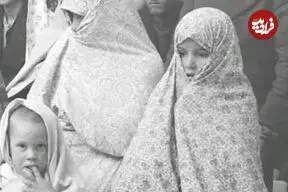 عکس| سفر زمان؛ مراجعان در اتاق انتظار یک مرکز درمانی در تهران؛ 70 سال قبل