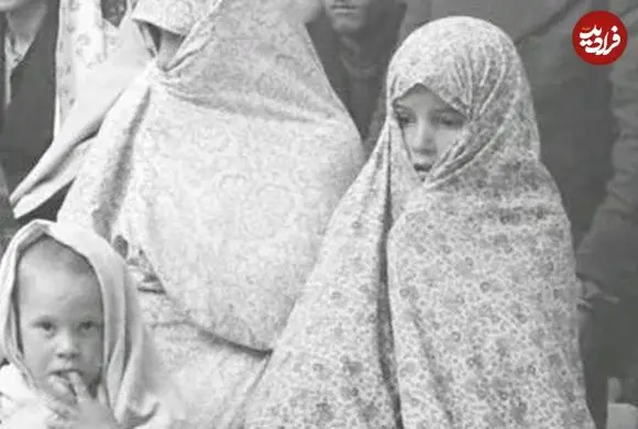 عکس| سفر زمان؛ مراجعان در اتاق انتظار یک مرکز درمانی در تهران؛ 70 سال قبل