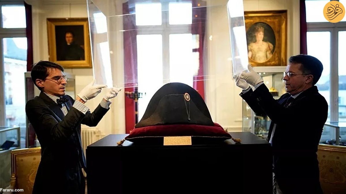 (ویدئو) کلاه‌ ناپلئون نزدیک به ۲ میلیون یورو به فروش رفت