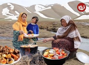 ببینید؛ غذای روستایی در افغانستان؛ پخت غذا با گوشت و سبزیجات کنار رودخانه