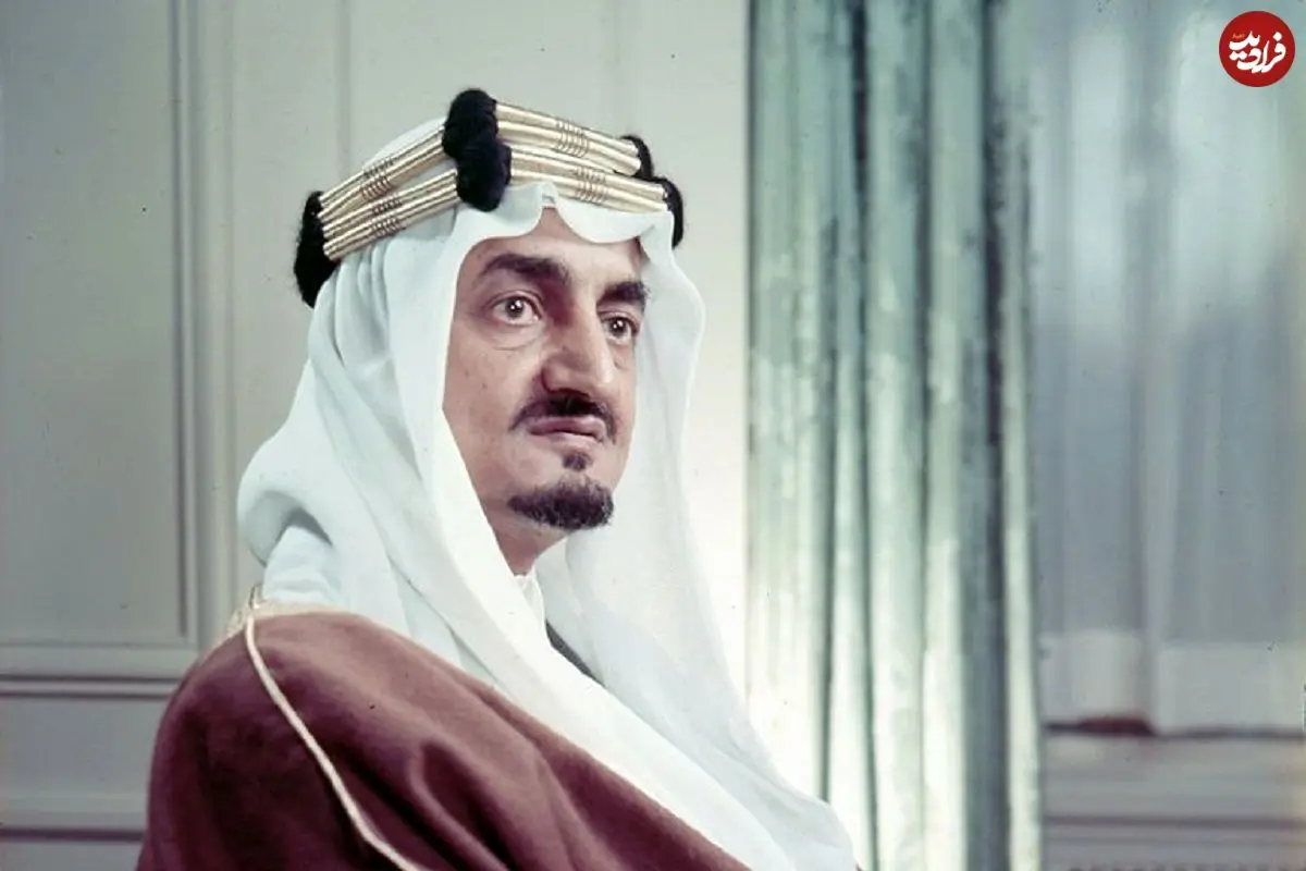 عکس| سفر در زمان؛ «ملک فیصل، پادشاه عربستان» در کنار معمر قذافی در قاهره؛ سال 1349 