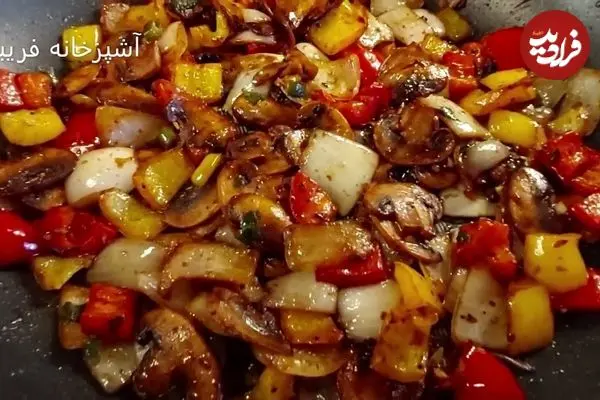 ببینید| طرز تهیه یک خوراک خوشمزه و جدید با قارچ و سبزیجات