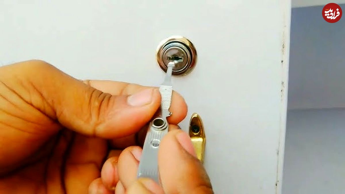 (ویدئو) 3 راه ساده و غافلگیرکننده برای باز کردن قفل کشو بدون کلید