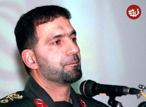 عکس؛ سفر در زمان؛ «پدر صنعت موشکی ایران در حال بررسی یک موشک»؛ دهه 70