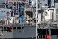 سلاح لیزری روی ناو جنگی آماده شلیک شد؛ چه چیزی را هدف گرفته است؟