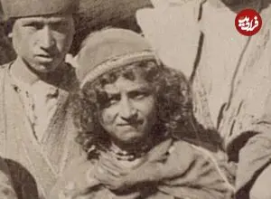 عکس| سفر زمان؛ عکس یادگاری «خانوادۀ کُرد» در یک روستا در غرب ایران در دوران قاجار