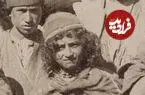 عکس| سفر زمان؛ عکس یادگاری «خانوادۀ کُرد» در یک روستا در غرب ایران در دوران قاجار