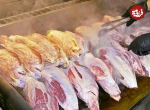 ببینید| غذای خیابانی در تایوان؛ پخت سوپ با نودل، سیب و گوشت گاو در تایپه