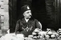 عکس| سفر زمان؛ «مظفرالدین شاه» در 11 سالگی در کنار خدمتگزارانش؛ 162 سال قبل