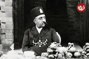 عکس| سفر زمان؛ «مظفرالدین شاه» در 11 سالگی در کنار خدمتگزارانش؛ 162 سال قبل