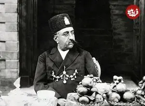 عکس| سفر زمان؛ «مظفرالدین شاه» در 11 سالگی در کنار خدمتگزارانش؛ 162 سال قبل