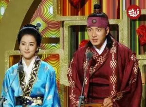 عکس| سفر زمان؛ «جومونگ» 54 ساله در حال حمل «تابوت» در مراسم ترحیم