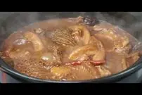 (ویدئو) چینی ها با سیرابی این غذای خوشمزه را طبخ می کنند
