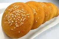 ببینید؛ طرز تهیه کلوچه شکری کنجدی مانند قنادی ها 