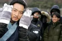 عکس| سفر زمان؛ «موهیول» در حال «فیلمبرداری» در پشت‌صحنه سریال «امپراتور بادها»