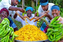 ببینید؛ غذای روستایی در هند؛ تهیه چیپس موز با روغن نارگیل در طبیعت